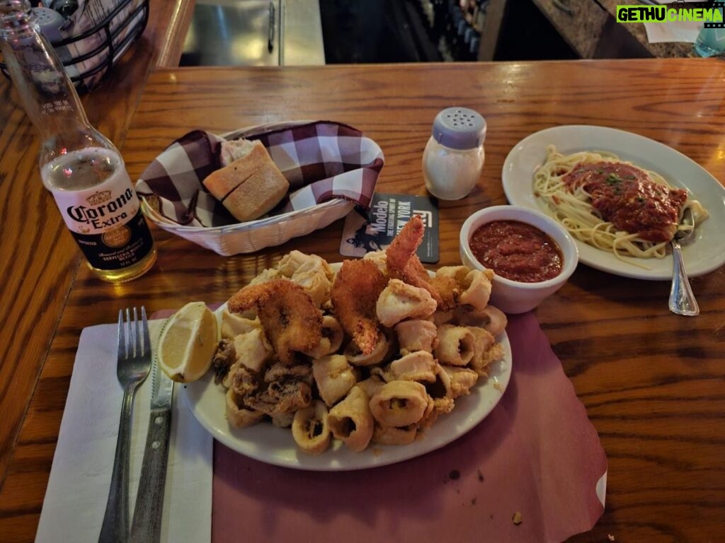 Joey Diaz Instagram - Rudy’s Cliffside Park….,…..The Goods!! Calamari and shrimp…(Well done) and some Pasta …Like a DR!!!!