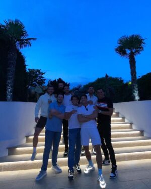Joey Essex Instagram - I’m gonna make a movie one day on my life… can’t wait to show you how we really living. Good times, loyal friend’s, couldn’t ask for anything more. Happy birthday to me let’s go 🪄💫💥🎈✍️