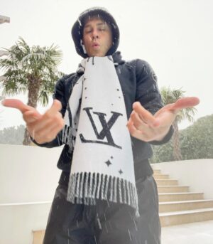 Joey Essex Instagram - Have you ever seen snow on palm tree’s before? 🥶❄️🌴