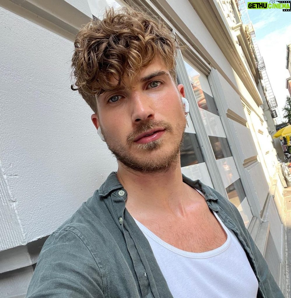 Joey Graceffa Instagram - what’s my best angel? 👼 New York City, N.Y.
