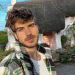 Joey Graceffa Instagram - Merry Christmas from my lil cottage to yours 🎄☺️ England, UK