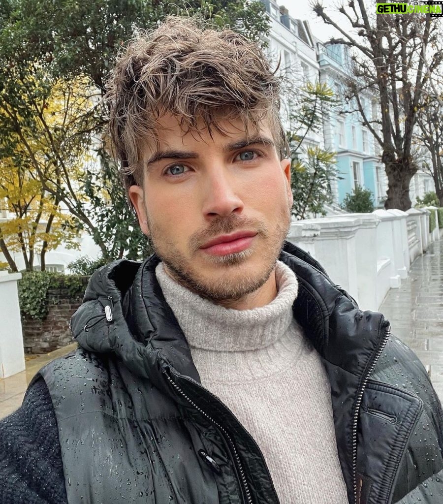 Joey Graceffa Instagram - yes im back in England and this time im not leaving until i find my own Harry Styles London, United Kingdom