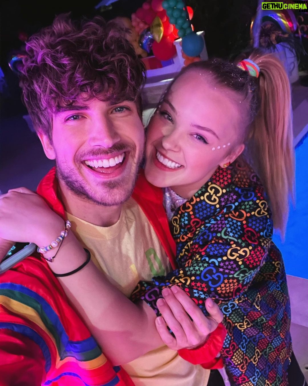 Joey Graceffa Instagram - So beyond proud of you โค๏ธ๐งก๐๐๐