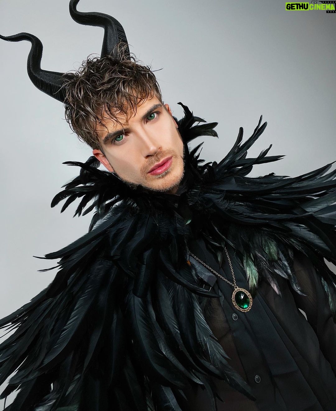 Joey Graceffa Instagram - is it me, am I the drama? am I the villain?! i don’t think i’m the villain… 😈