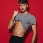 Joey Graceffa Instagram - there’s a new twunk in town 💪🏻 but fr worked really hard the past 30 days and I’m proud of these results. 🥺 link in bio for my body transformation. Thanks for the help @tempo 💪🏼