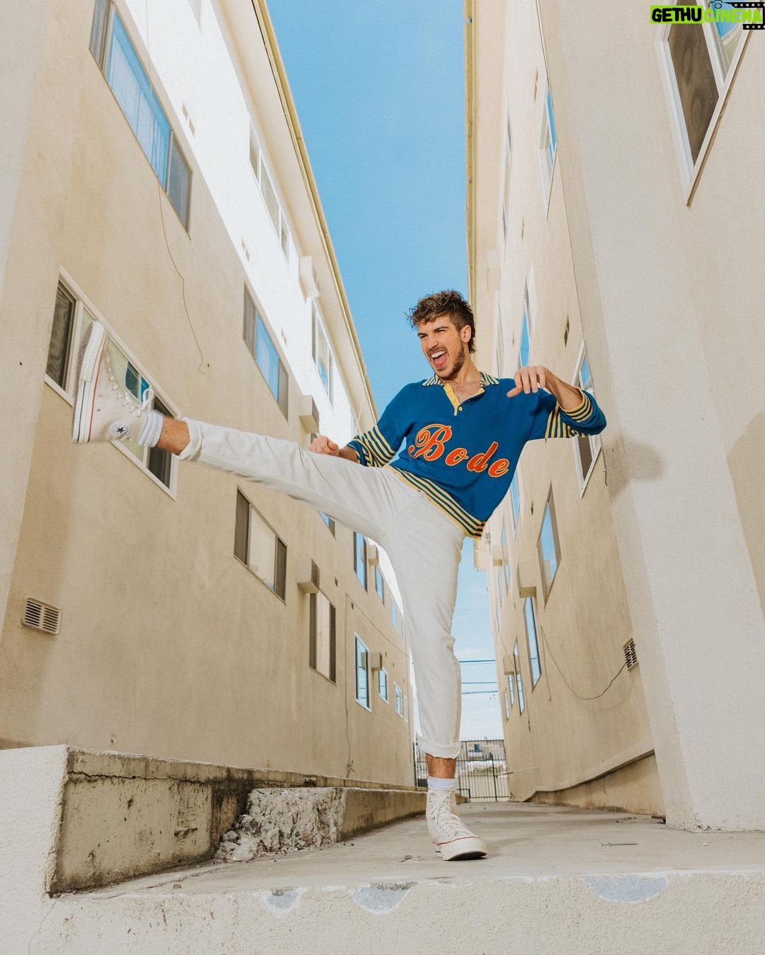 Joey Graceffa Instagram - kickin’ it (literally) 😎