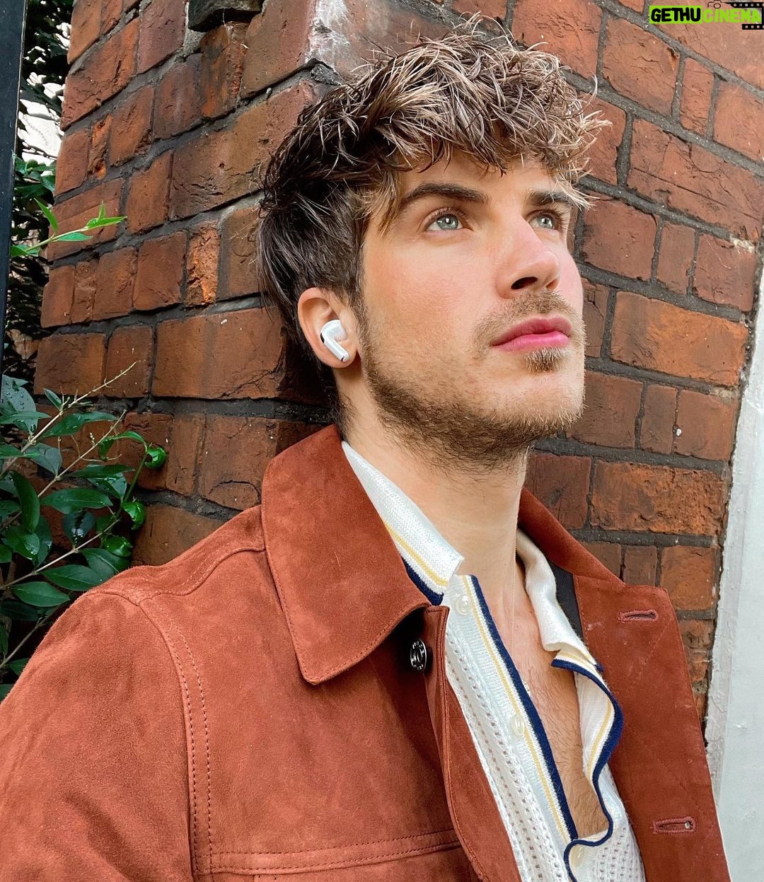 Joey Graceffa Instagram - i look like i’m enjoying my own thoughts but really i’m listening to Trisha Payta roleplay as a Starbucks barista London, United Kingdom