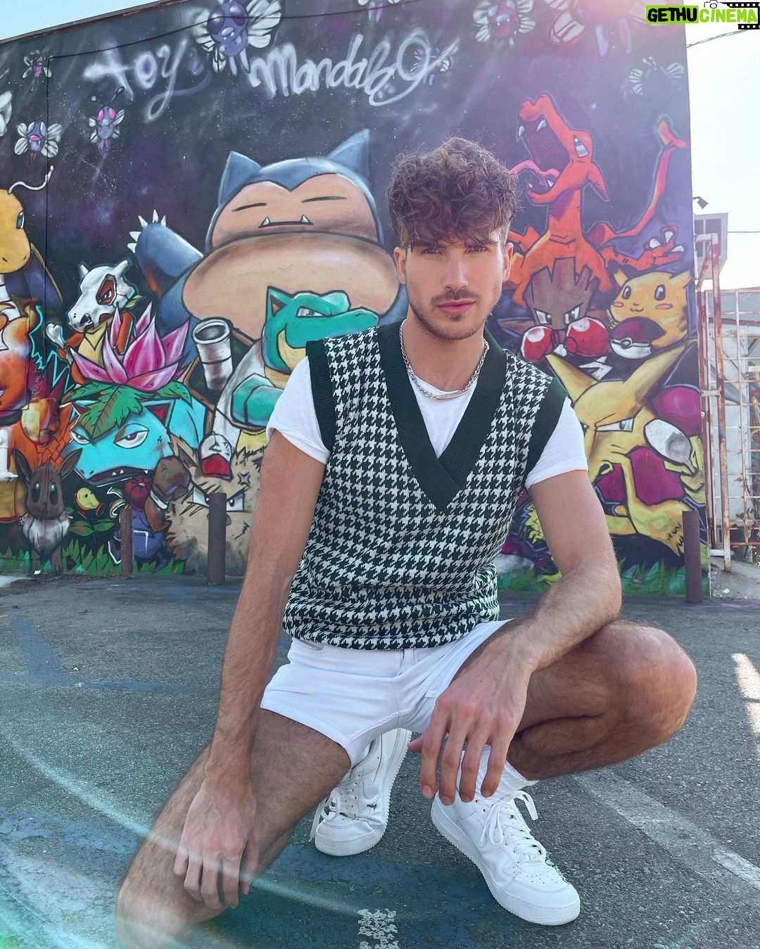 Joey Graceffa Instagram - YOUNGSTER JOEY wants to battle! 💥 who’s your favorite Pokémon?
