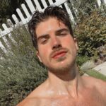 Joey Graceffa Instagram - who else is ready for summer? 🙋🏻‍♂️🌤