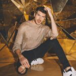 Joey Graceffa Instagram - alright 2021, the bar is on the floor 💀 what’s your New Years goal?