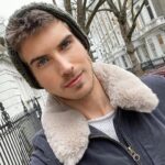 Joey Graceffa Instagram - goodbye America, hello England 👋🏻 🇬🇧 new moving to London vlog & apartment tour is up on my channel! link in bio 💂🏻‍♀️☕️ London, United Kingdom