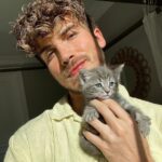Joey Graceffa Instagram - say hi to my bestie 😽