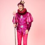 Joey Graceffa Instagram - I’m gonna be your bubblegum ̶b̶i̶t̶c̶h̶ prince 🍬👑 costume by @kevingermanier 📸 @michaelbecker88