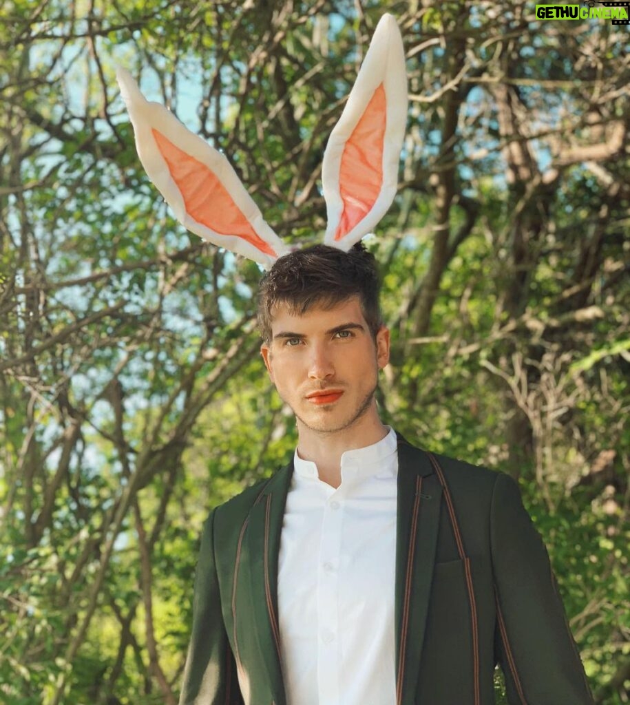 Joey Graceffa Instagram - filling in for the easter bunny this year, what y’all want? 🥕