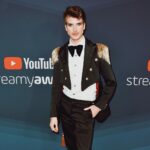 Joey Graceffa Instagram - WE WON A STREAMY! 🎉 Well, two..but who’s counting ..hehe. Thank you to everyone who has supported me, this show, the cast & our entire @escapethenight team, I love you and I’m so excited for what’s next 😈 And a massive thank you to @viktorluna for creating this beautiful custom lewk for me, go show him some love! 🖤 The Beverly Hilton