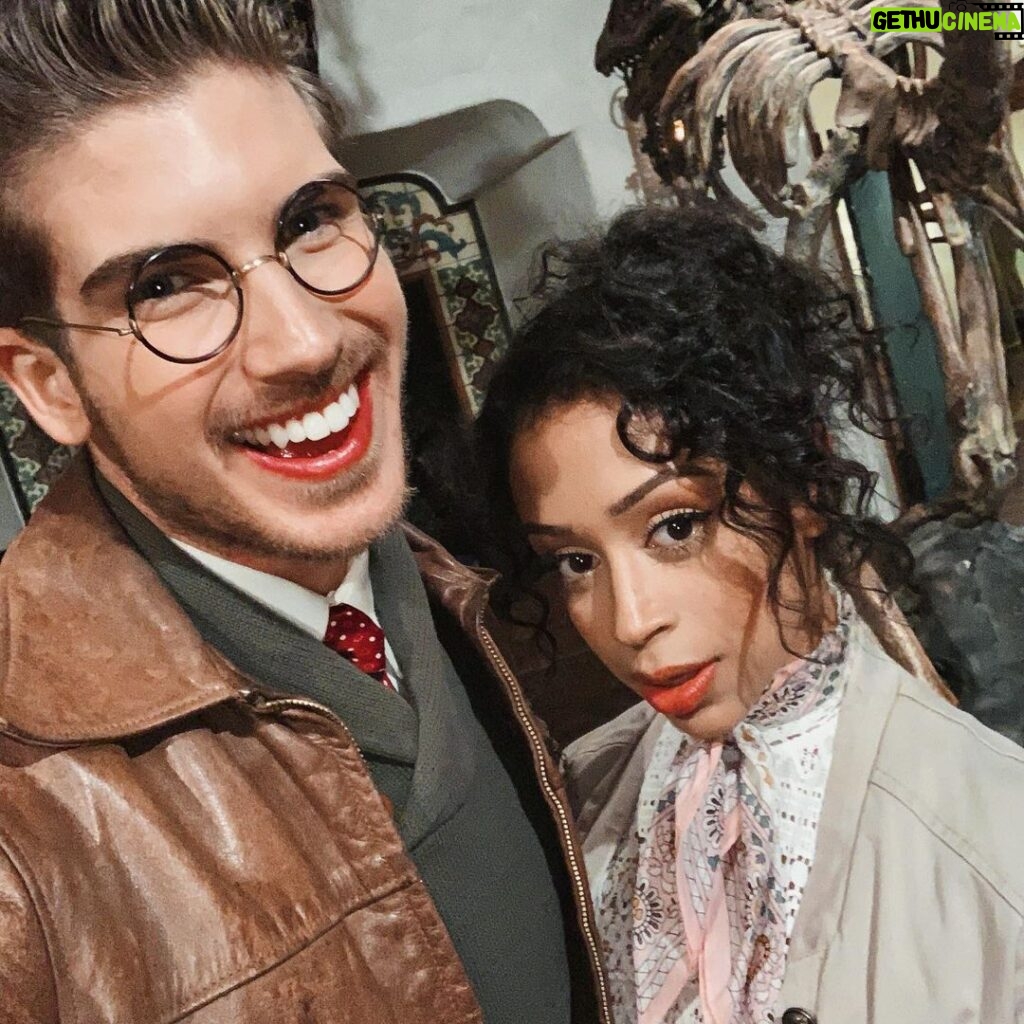 Joey Graceffa Instagram - She’s baaaaaaaack! 🔥 Who’s tuned into the brand-new ALLSTAR season of @escapethenight?! New episode is up now! Let’s chat down below, I wanna hear what y’all are thinking! 😈 Link in bio to stream #EscapeTheNight #ETN4