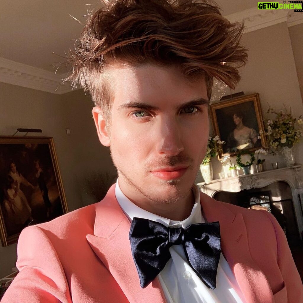 Joey Graceffa Instagram - 12 YEARS ON @youtube TODAY! This has been such an amazing journey & it all started out with a love and passion for creating videos and led to opportunities I never dreamed of. ❤️ I’m so grateful for all the support through the years and can’t wait for what’s next. And for the dreamers, no dream is too big, follow your heart and chase the dream! 🌈🙌🏼🎬 Los Angeles, California