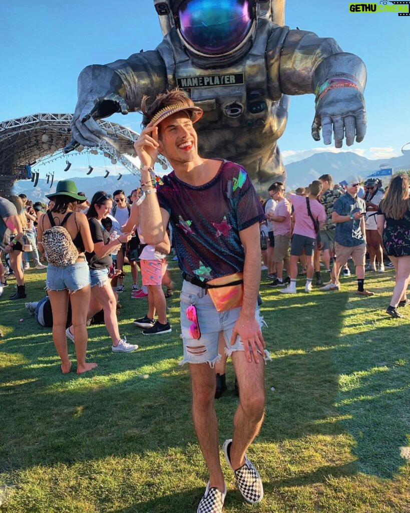 Joey Graceffa Instagram - Coachella Day 1 lewk ⭐️