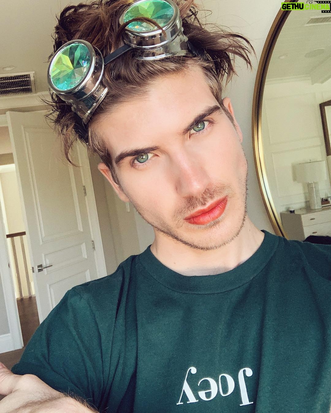 Joey Graceffa Instagram - mad scientist joey is here, are these goggles a #Coachella lewk or nah?👨🔬 NEW JOEY MERCH IS HERE! Link bio 💖
