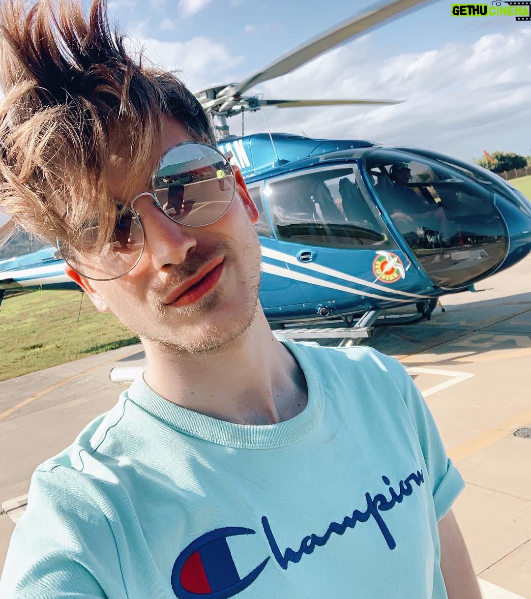 Joey Graceffa Instagram - Don’t know what’s crazier my hair... or me conquering one of my biggest fears! 🚁 What’s one of your biggest fears? 🤔