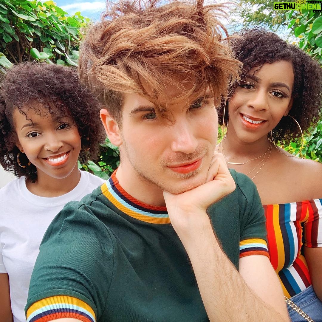 Joey Graceffa Instagram - Just a few island girls living their best lives 🌺 REUNITED WITH MY BESTIES AFTER WAY TOO LONG! 🌴🦋✨ Tag a bestie you want to travel with! #hawaii Hanalei, Hawaii