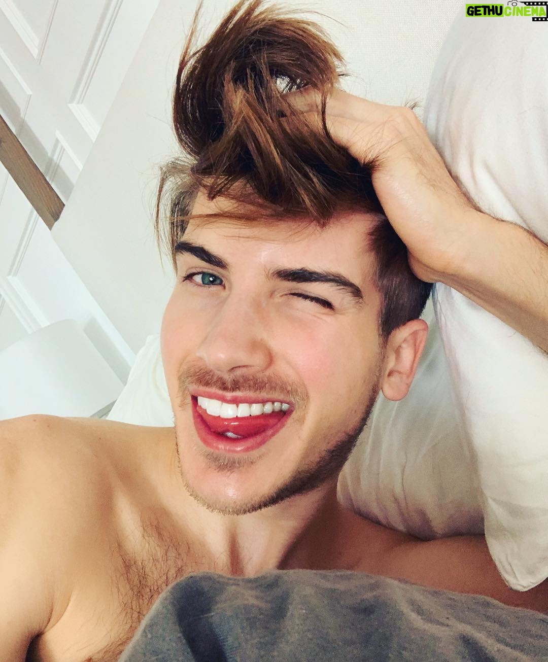 Joey Graceffa Instagram - Jimmy Neutron WHO? What are y’all up to this weekend? 🤔