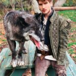 Joey Graceffa Instagram - Me and my new dog 🐺 NEW VIDEO UP! Go behind the scenes of my music video #kingdom 👑 link in BIO