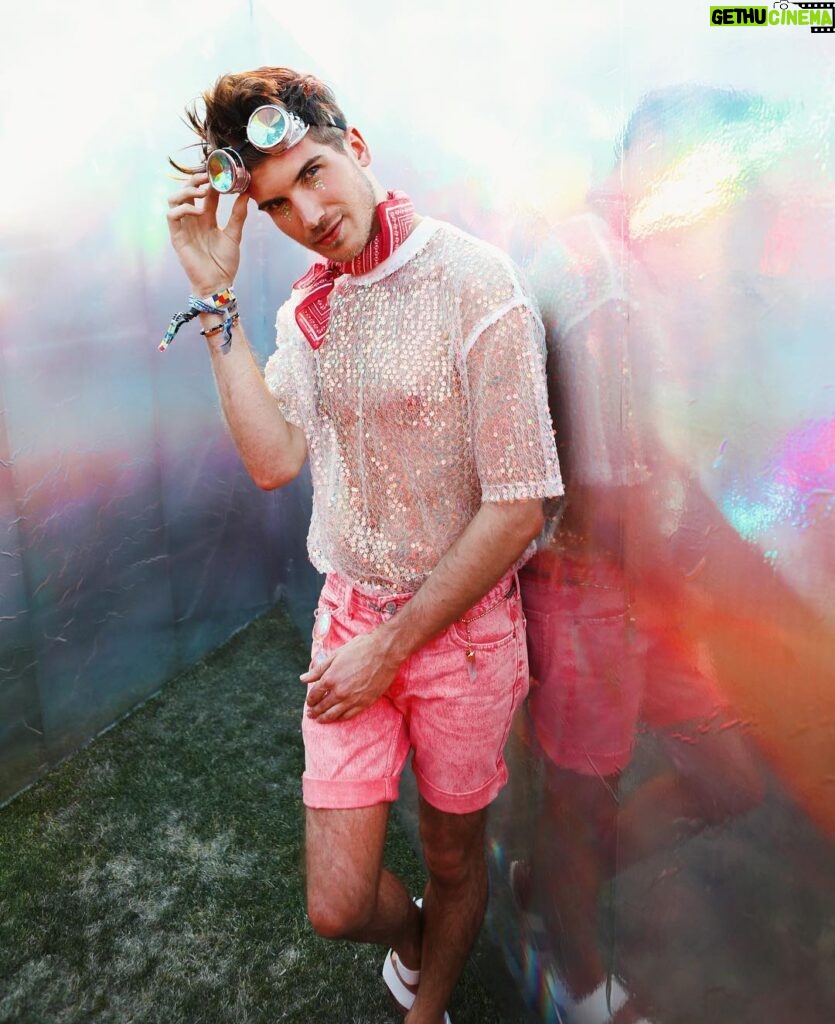Joey Graceffa Instagram - MOON 🌙 PRISM 🌈 POWER ⚡️NIPPLES! #coachella day 2 let’s gooooo Coachella, California