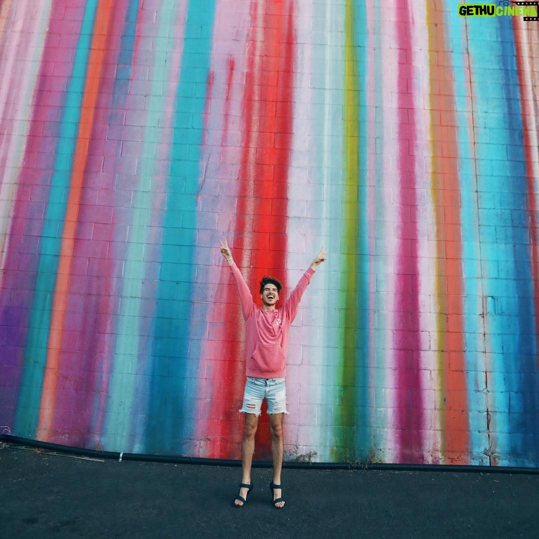 Joey Graceffa Instagram - Aloha! βπΌπΊπ SURPRISE! New spring merch is in full BLOOM...swipe right to see all the fresh goodies, link in bio to shop. πΌπ·π