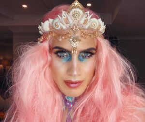 Joey Graceffa Instagram - Feeling real fishy 🧜🏽‍♀️ What are you being for Halloween?!