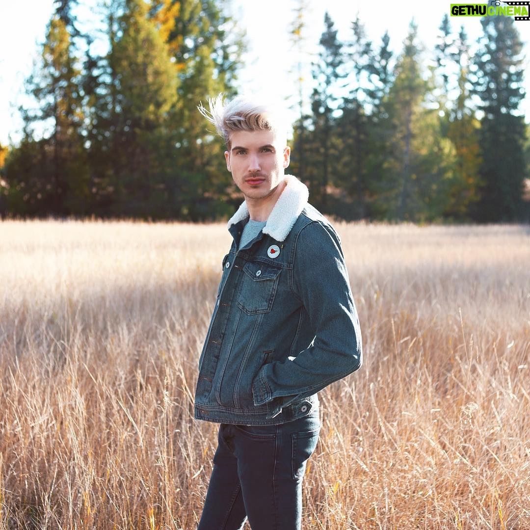 Joey Graceffa Instagram - Rare pic of me not inside watching YouTube....enjoy it while it lasts 🤠Big Sky, Montana