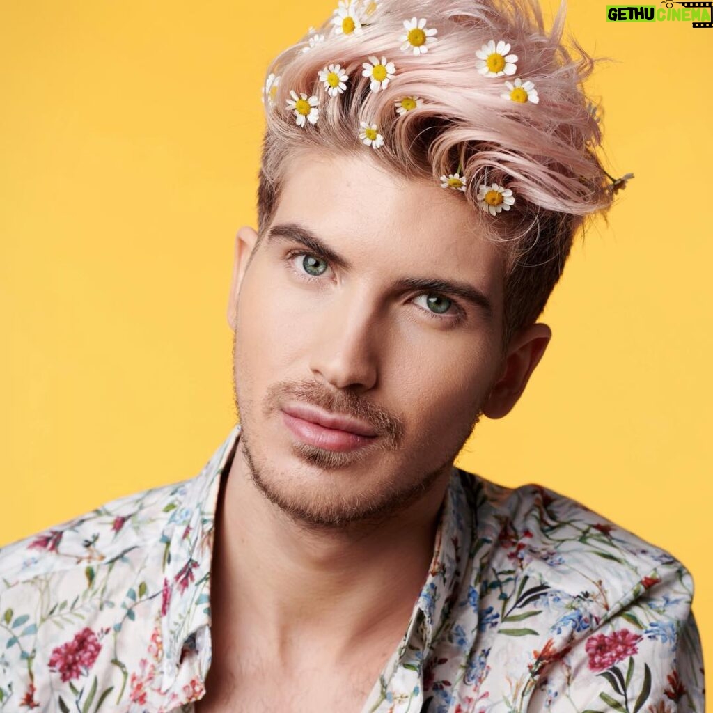 Joey Graceffa Instagram - 💛 PURE HAPPINESS 💛 I can’t believe the day is finally here REBELS OF EDEN IS IN STORES & ONLINE EVERYWHERE! 🌺 This has been such a fulfilling journey and it’s a bittersweet end but I hope you guys go out and support the book and enjoy this series I created. I love you all so much! ❤️ Tweet me photos, tag me and show me the love for #RebelsOfEden and I’ll be following and commenting this entire week! 😍 Link in bio to shop! Los Angeles, California