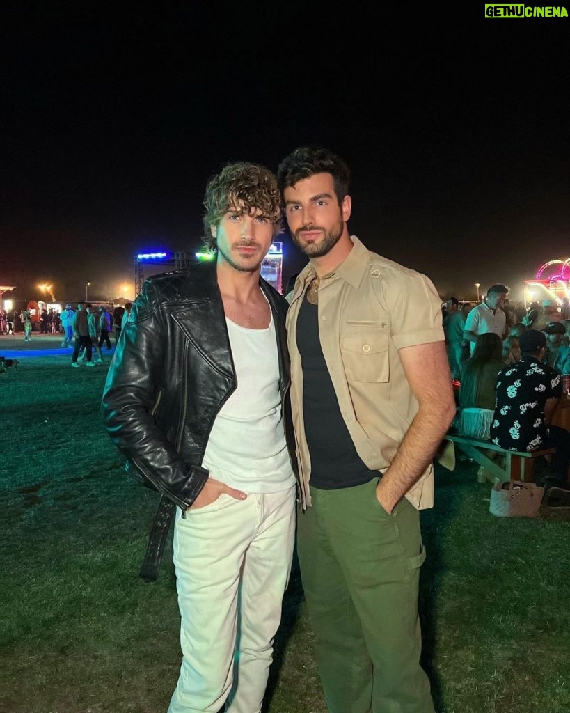Joey Graceffa Instagram - we’ve come a long way from this guy needing to stay 50 feet away from me at coachella