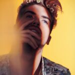 Joey Graceffa Instagram - How’s your head? 🤔🌼 I dare you to only comment yellow emojis! ☀️🍋💛🌛