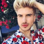 Joey Graceffa Instagram - I dare you to only comment flower emojis! 🌺🥀🌹Thanks @_brizabot for making me blonde 👨🏼