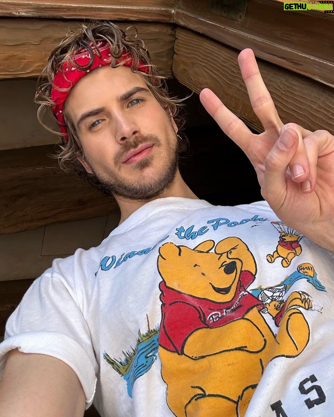 Joey Graceffa Instagram - lv 32 🎂 Tokyo DisneySea