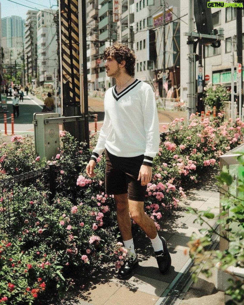 Joey Graceffa Instagram - just a lost school boy looking for his professor 🙇🏻‍♂️ Tokyo, Japan