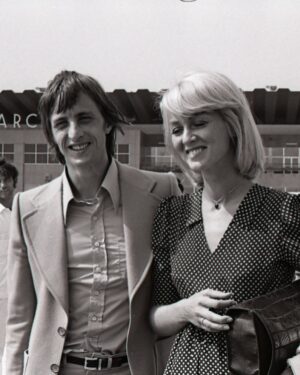 Johan Cruijff Instagram - 13 August 1973, the day @johancruyff was signed

50 anys del fitxatge de Johan Cruyff com a jugador del Barça

50 años del fichaje de Cruyff