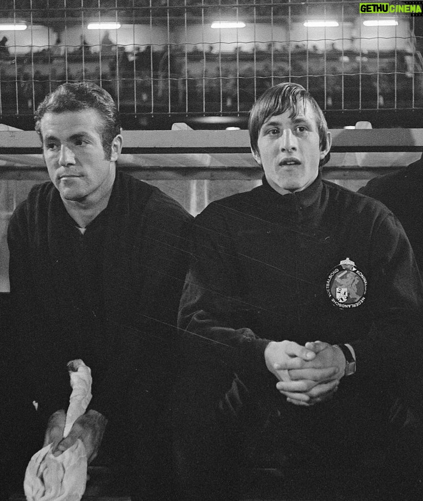 Johan Cruijff Instagram - Rest in peace, Bennie Muller, a friend of Johan and his family, who played 426 games for @afcajax.