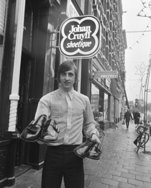 Johan Cruijff Instagram - Johan Cruyff’s “Shoetique” 👞 
#FlashbackFriday