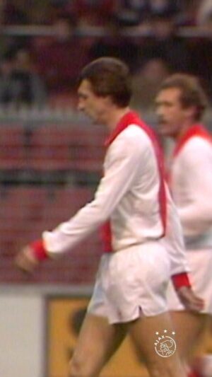 Johan Cruijff Instagram - That Cruyff-Olsen penalty 🎗