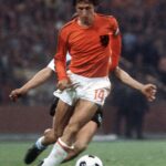 Johan Cruijff Instagram - 💫 𝟙𝟜 days until our first @FIFAWorldCup matchday! 🧡🇳🇱 #NothingLikeOranje #CruyffLegacy FIFA World Cup
