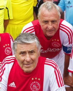 Johan Cruijff Instagram - Happy 85th birthday, @sjaak.swart! ⚪️🔴⚪️ #CruyffLegacy