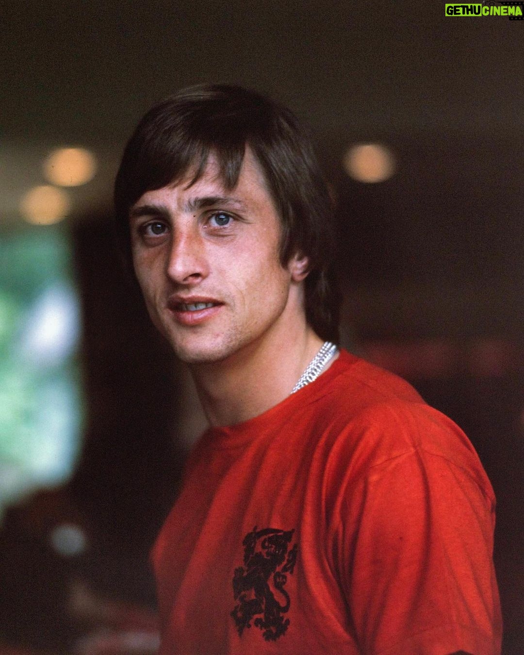 Johan Cruijff - 179.6K Likes - We think about you Johan. Especially today. 🧡
76 years ago the world met @johancruyff. 1️⃣4️⃣
#NothingLikeOranje #CruyffLegacy