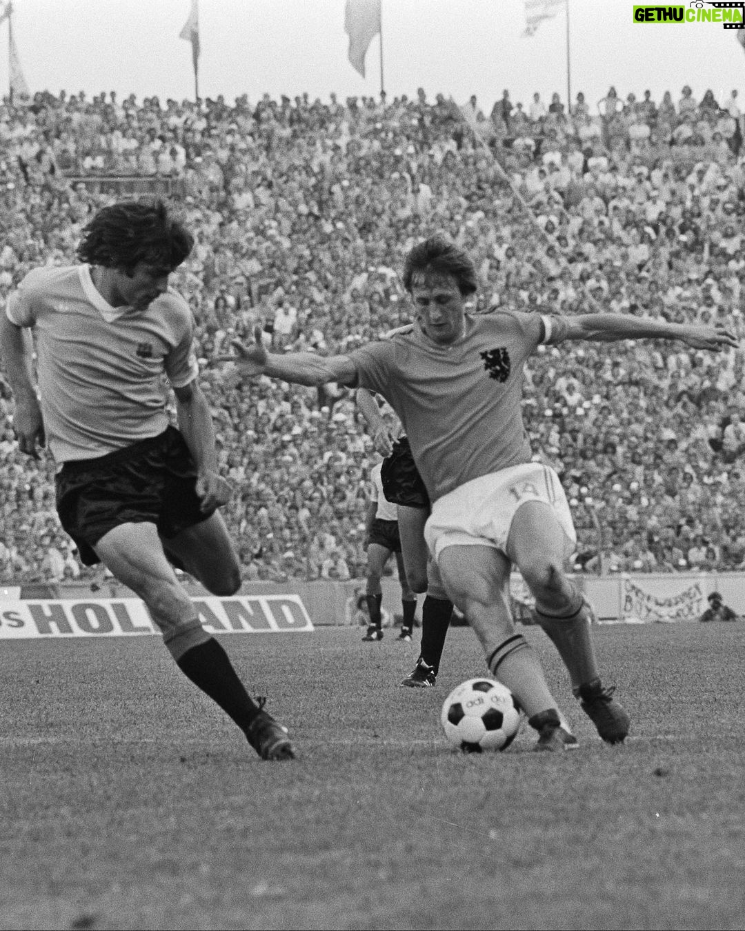 Johan Cruijff - 179.6K Likes - We think about you Johan. Especially today. 🧡
76 years ago the world met @johancruyff. 1️⃣4️⃣
#NothingLikeOranje #CruyffLegacy