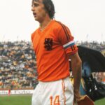 Johan Cruijff Instagram – We think about you Johan. Especially today. 🧡

76 years ago the world met @johancruyff. 1️⃣4️⃣

#NothingLikeOranje #CruyffLegacy 14