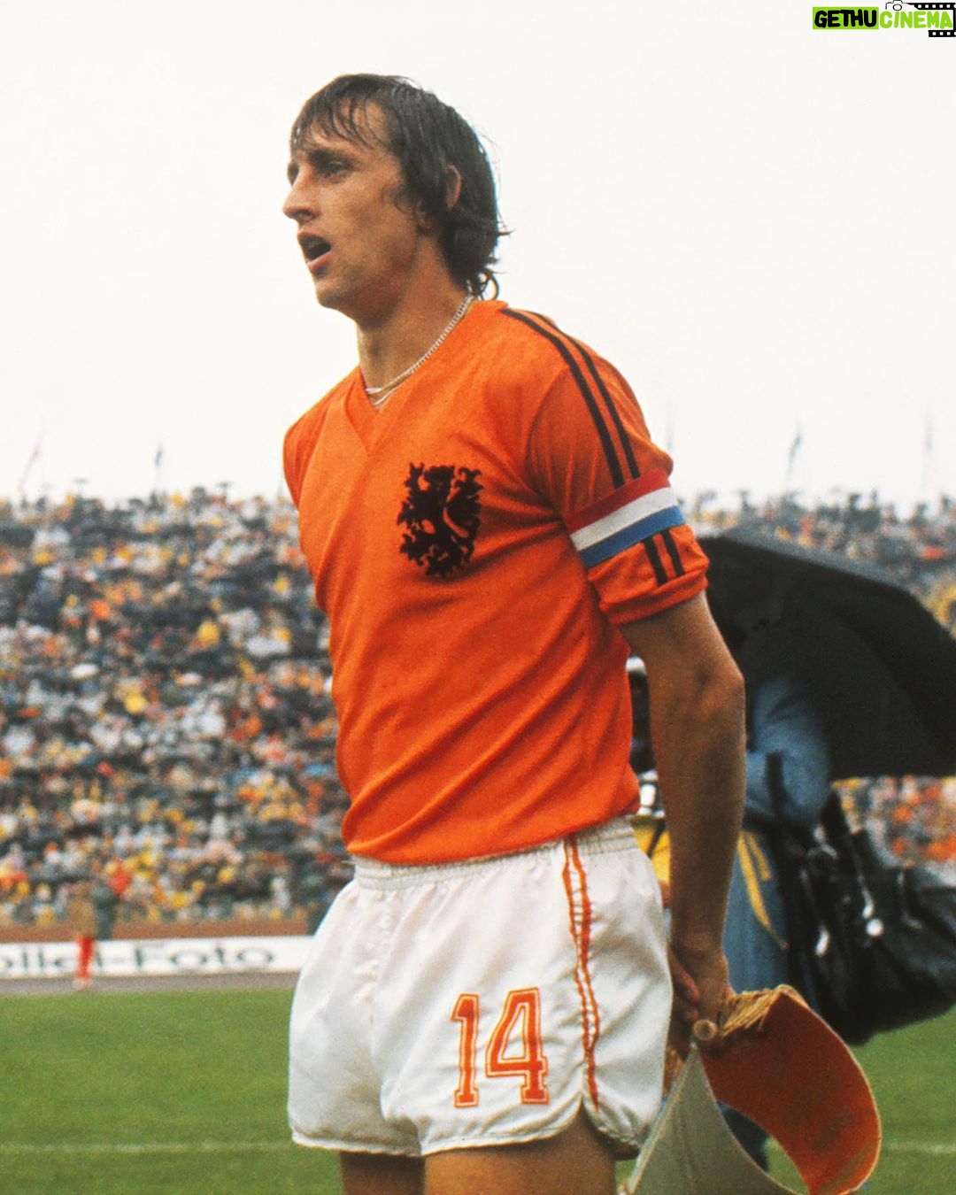 Johan Cruijff - 179.6K Likes - We think about you Johan. Especially today. 🧡
76 years ago the world met @johancruyff. 1️⃣4️⃣
#NothingLikeOranje #CruyffLegacy