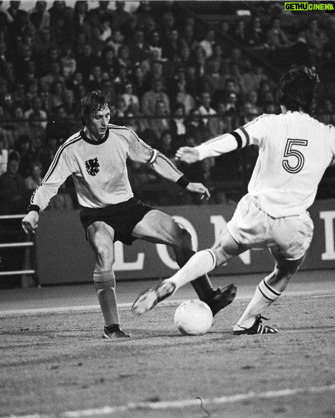 Johan Cruijff - 179.6K Likes - We think about you Johan. Especially today. 🧡
76 years ago the world met @johancruyff. 1️⃣4️⃣
#NothingLikeOranje #CruyffLegacy
