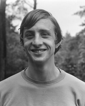 Johan Cruijff Instagram - We think about you Johan. Especially today. 🧡

76 years ago the world met @johancruyff. 1️⃣4️⃣

#NothingLikeOranje #CruyffLegacy