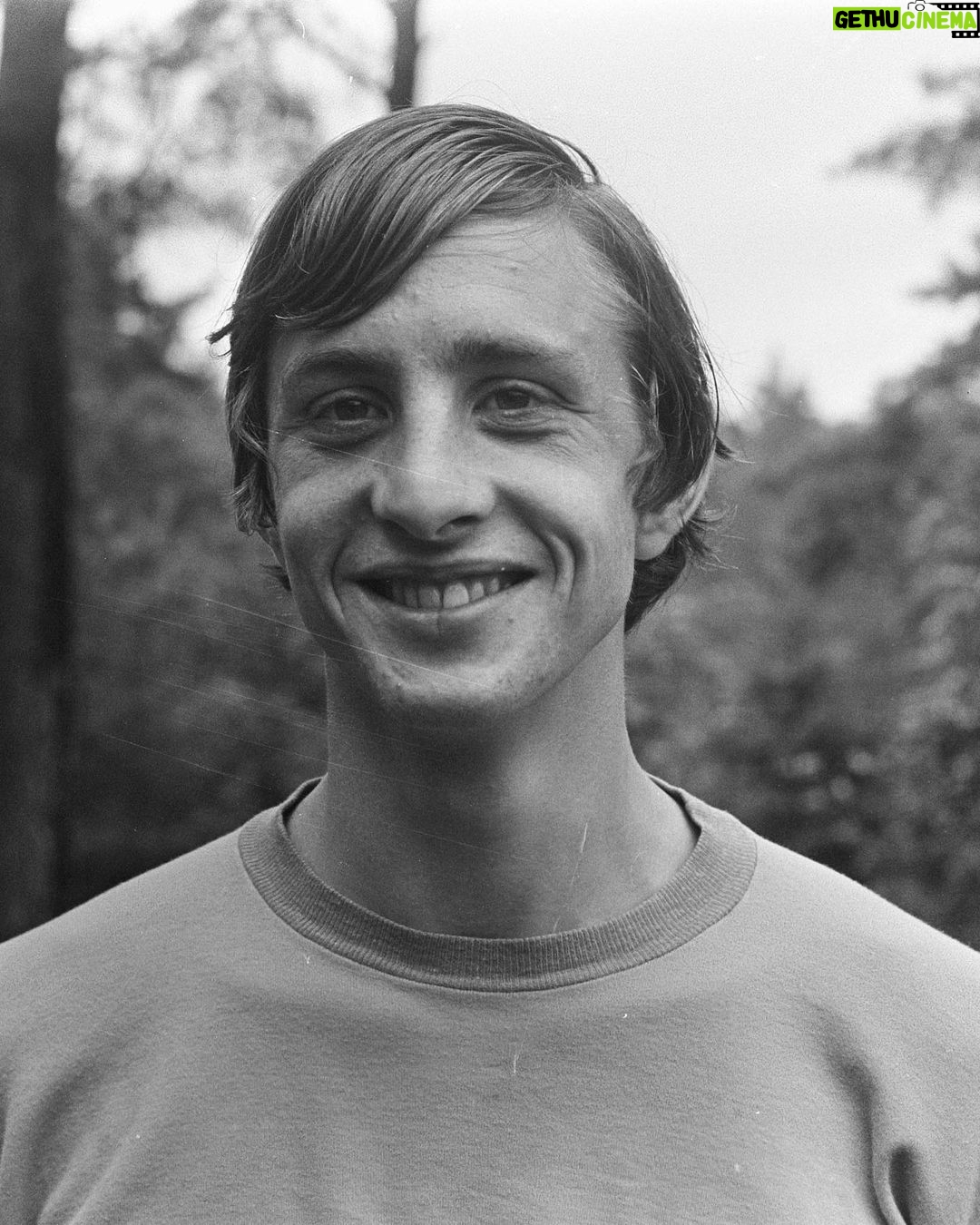 Johan Cruijff - 179.6K Likes - We think about you Johan. Especially today. 🧡
76 years ago the world met @johancruyff. 1️⃣4️⃣
#NothingLikeOranje #CruyffLegacy